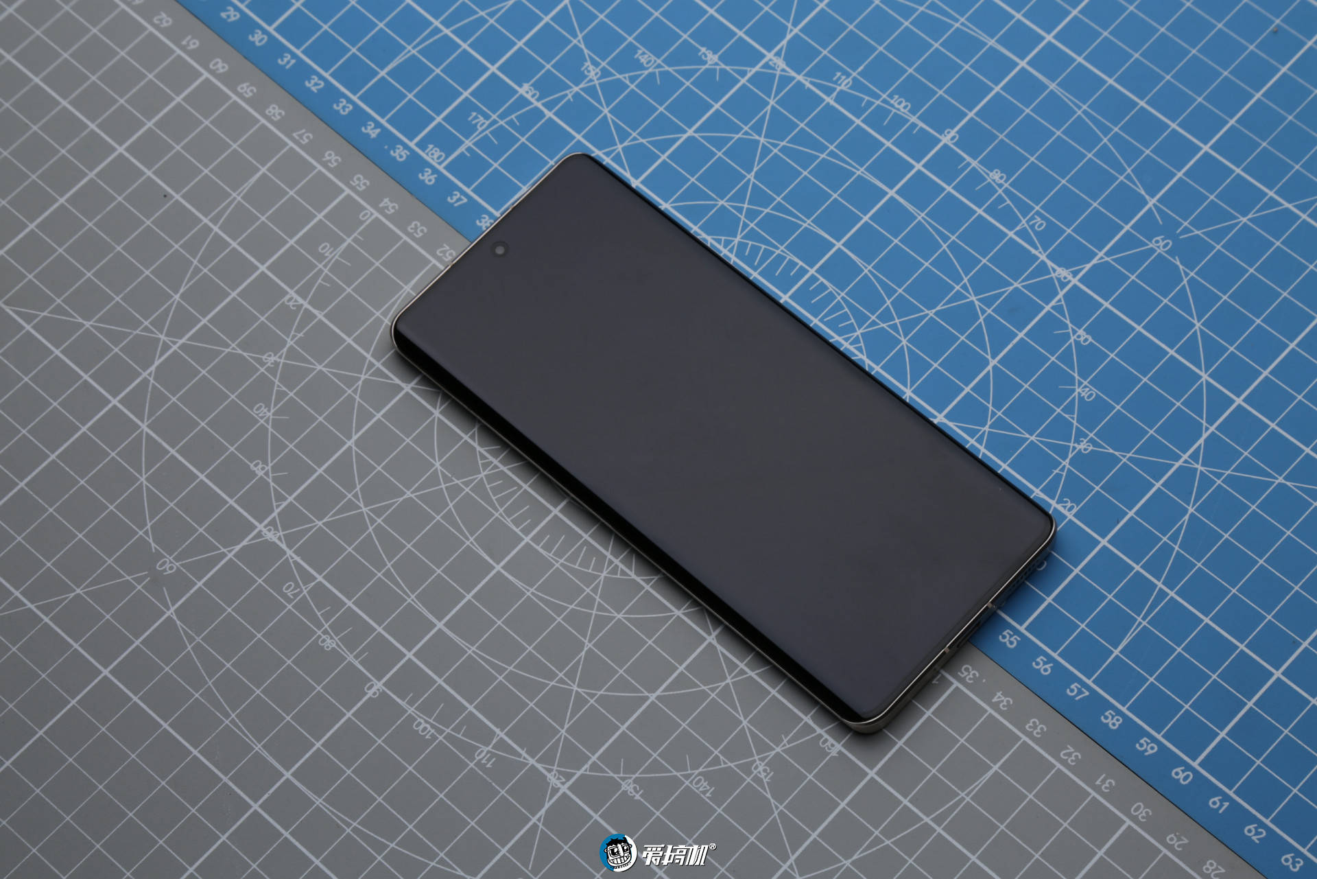 nit|小米Civi评测：我差点就恋爱了