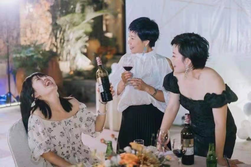 单宁|如何正确认识葡萄酒“挂杯”，避免尴尬