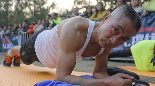 枕头|检查餐后血糖25,停药2个月却降为5.8,两个控糖诀窍不妨学习下