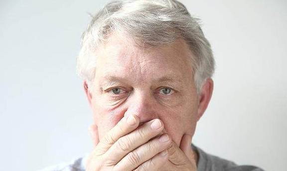 眼睛|肝病不痛不痒，若脸上发出这3个“信号”，你可能需要养肝了！