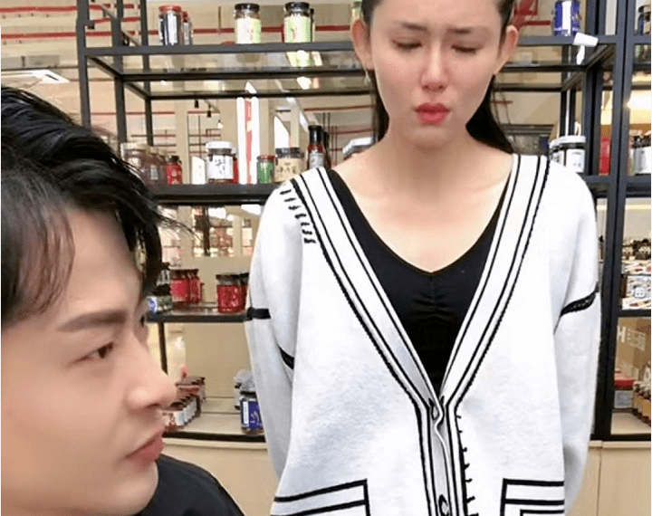 直播间|单飞的安九,扰了辛巴的清幽?