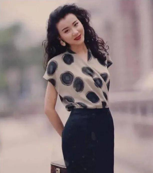 台湾从太太们的眼中钉变成美貌灾难户，是什么让她一路走土路？
