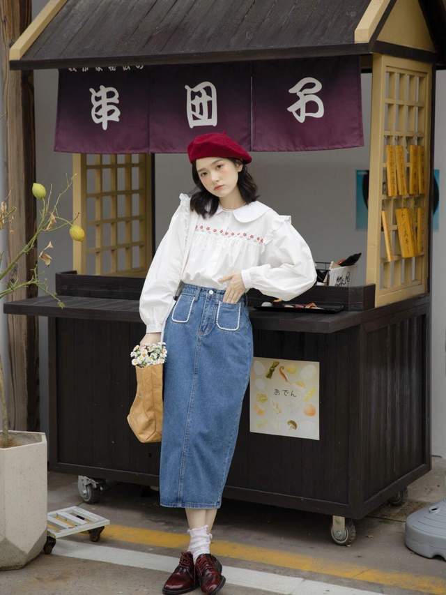 长度 换季到底怎么穿？卡其色风衣+牛仔裙，日系又复古，美翻整个秋天