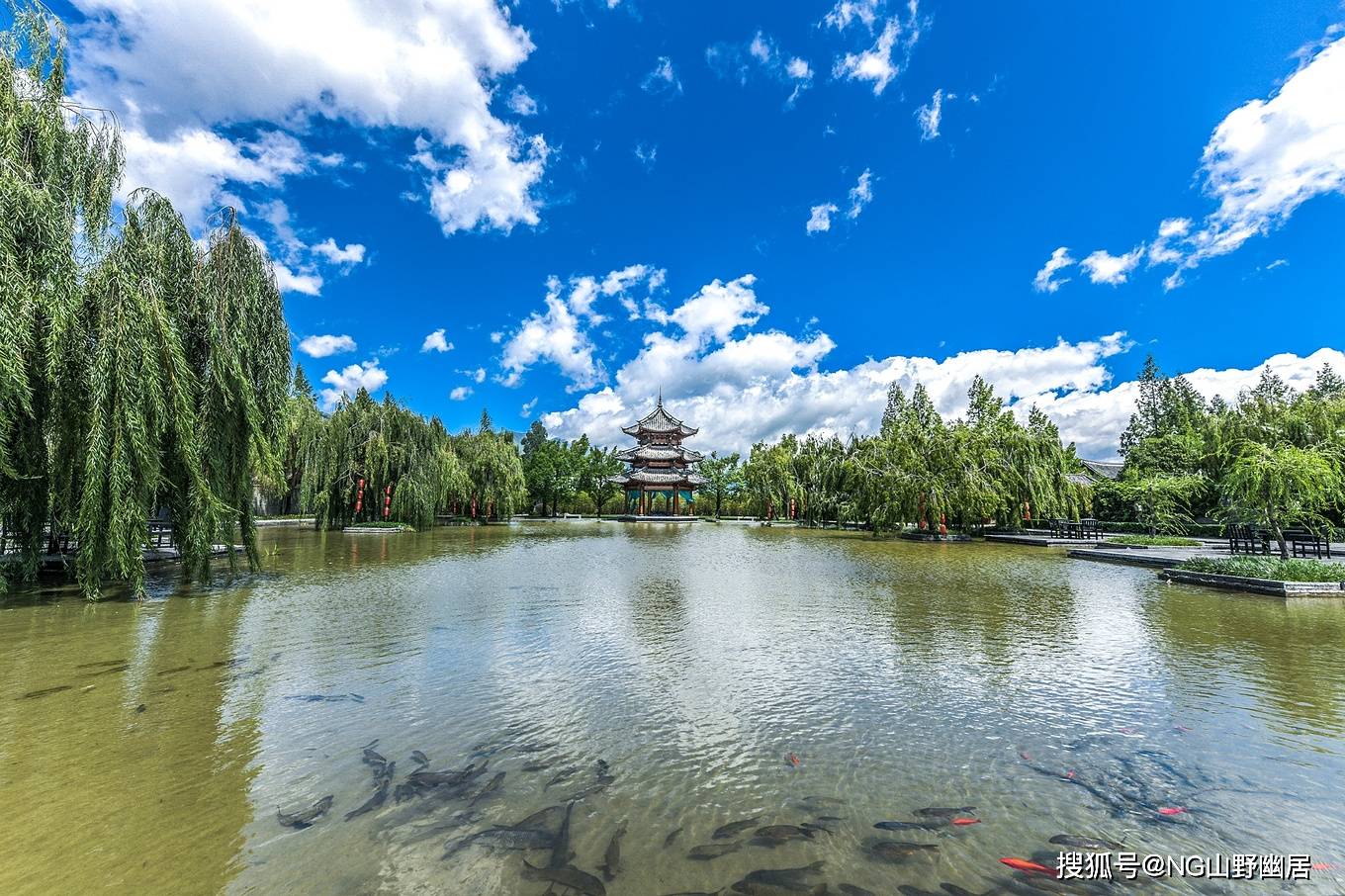 山野|丽江最美度假酒店：蓝天白云下的山水画卷！享受极致的度假生活！