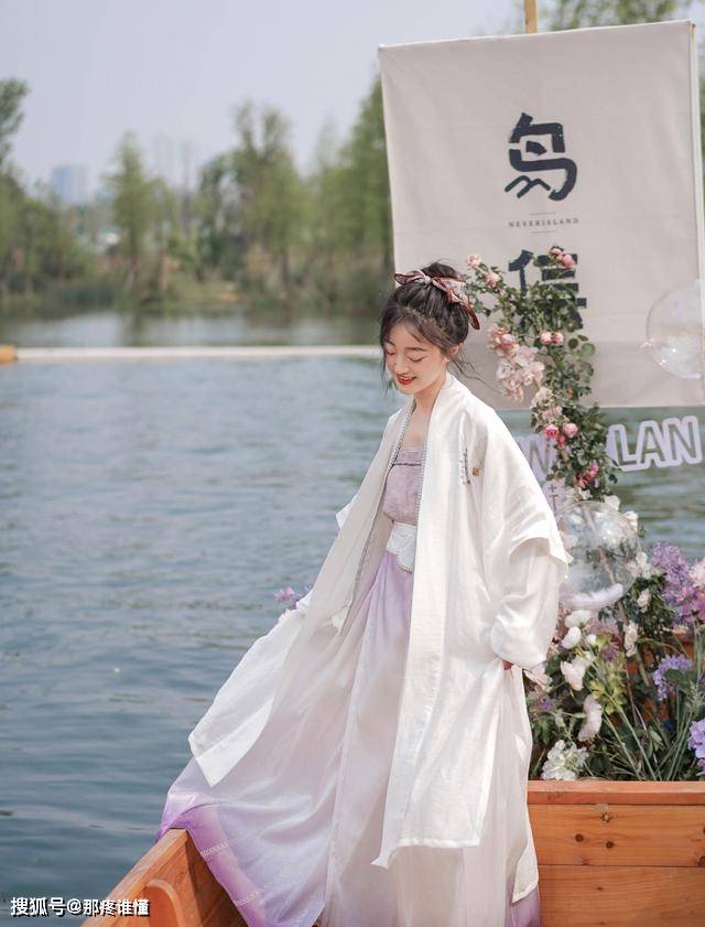 发型谁说穿汉服只能梳古典的发髻？“丸子头”一样可以美出新高度