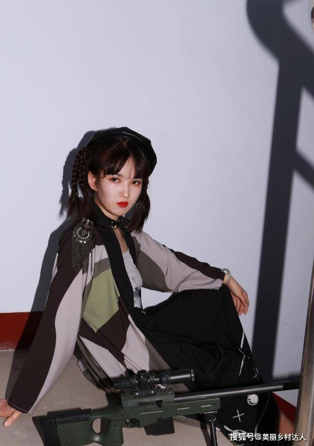 迷彩 最近火了一种“迷彩风”汉服，又酷又日常，设计感满满