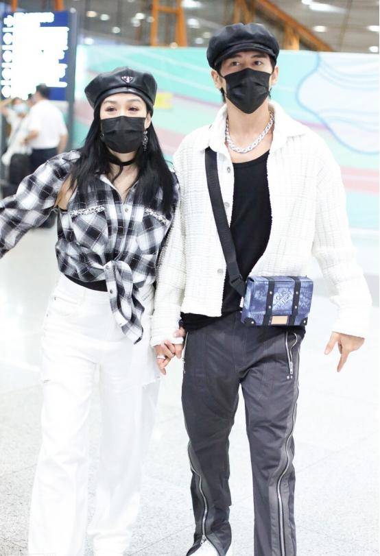 好身材 钟丽缇真挺时尚，日常穿搭遮不住好身材，自信满满的状态让人羡慕