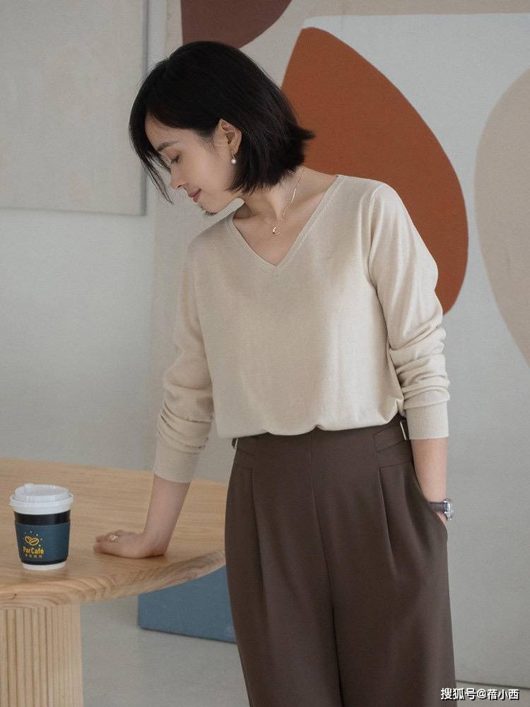 黑色 这才是40岁女人衣橱该有的秋季单品，百搭不老气，让你穿出好气质