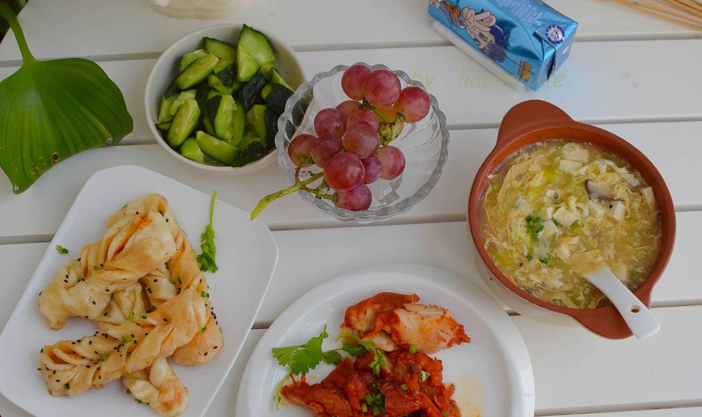 后用|晒我家孩子的营养早餐，有肉有蛋有可口面点，上桌10分钟就吃光