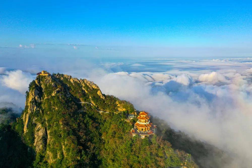 ▼日出,云海,佛光齐现洛阳白云山10月2日早晨雨后放晴,天朗气清拍摄