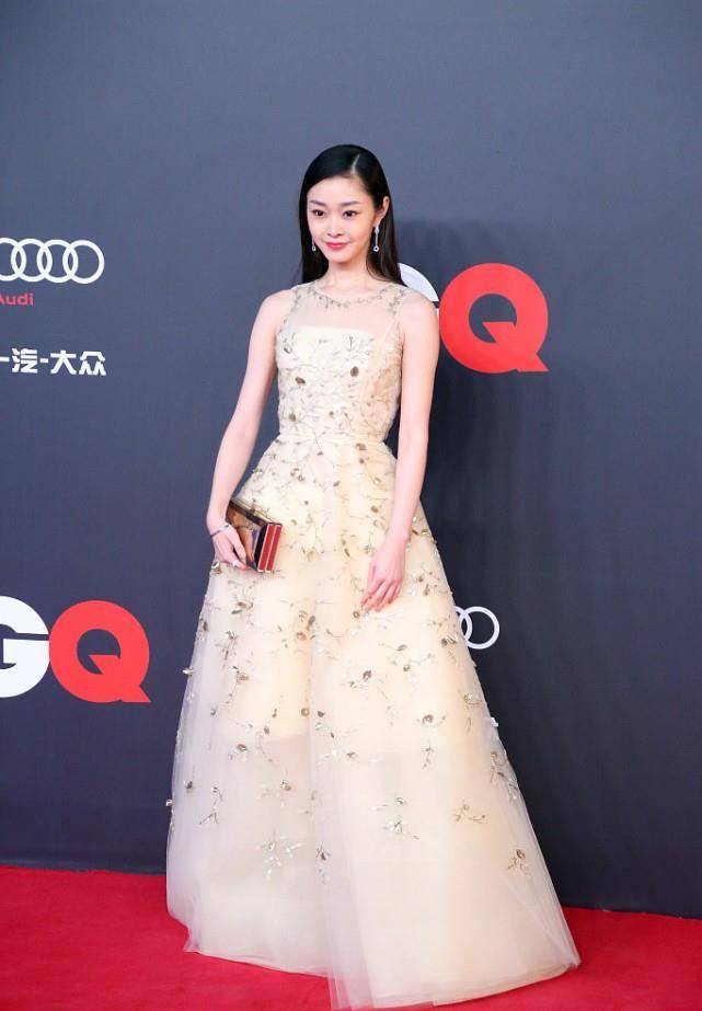 王鸥 长相美艳的女人真让人有感觉，王鸥比宋轶大7岁，但看着没年龄差