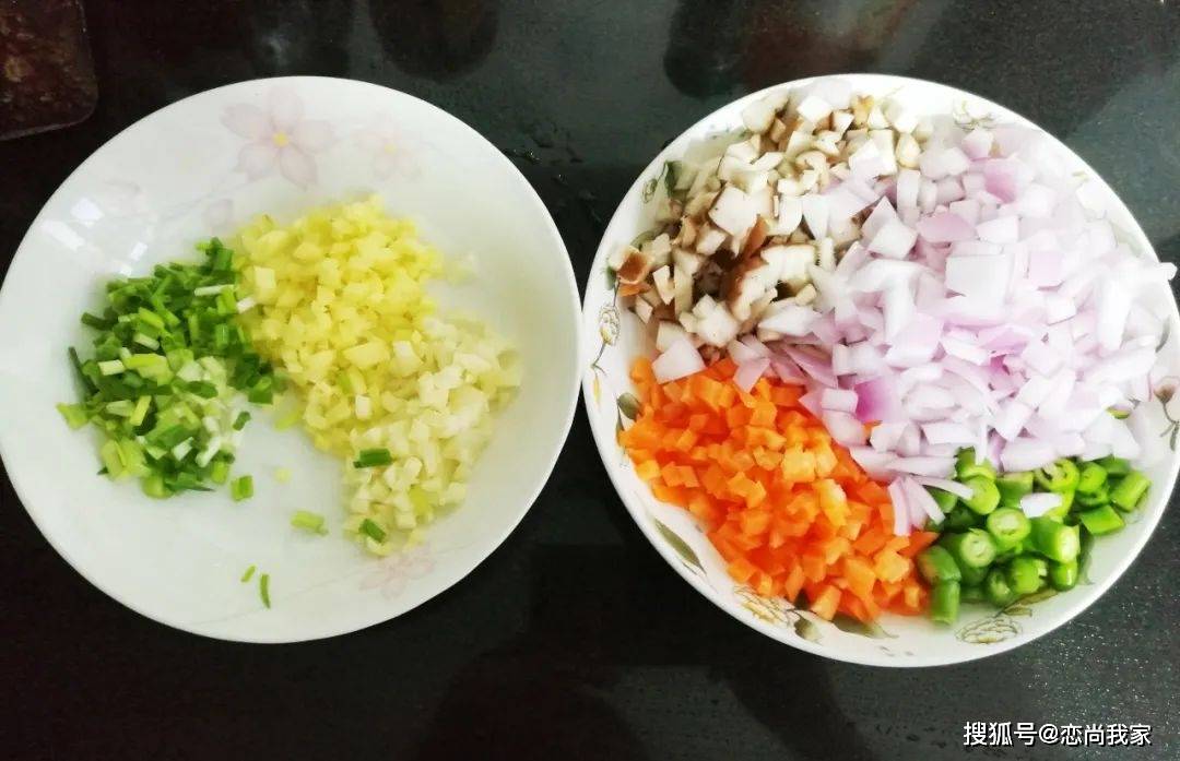 关键|早餐给孩子做荷叶包，给肉包子都不换，关键是夹的馅料满口留香！