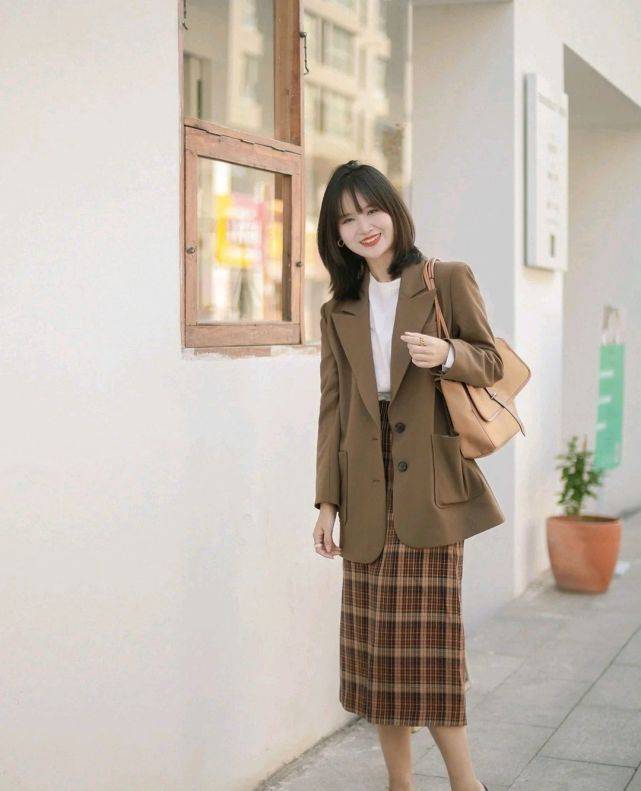 设计 秋季穿搭需要一件合适的外套，只要穿对了，高级感满满