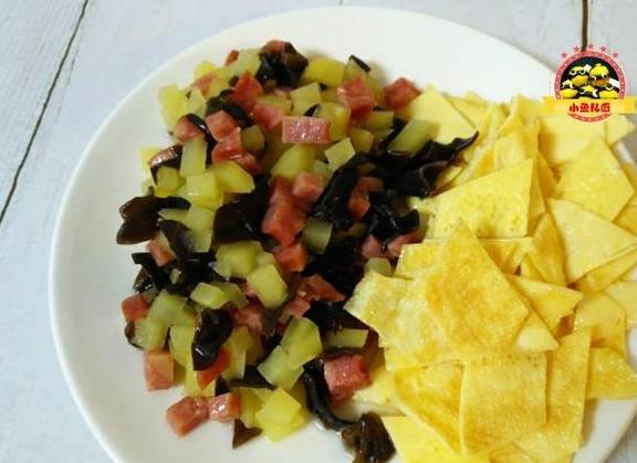 做法|天冷了，这早餐多做给孩子吃，酸爽开胃又营养，一碗下肚，超满足