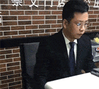 搞笑段子：老婆上網買了件衣服，特別滿意，卻喜滋滋地給了個差評 搞笑整蠱 第2张