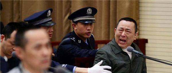 他身价400亿汶川地震捐5000万,慈善背后却是个可怕的"恶魔"_刘汉