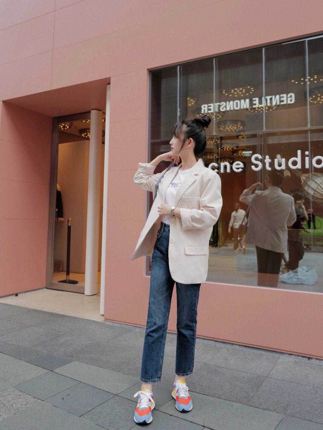 女生 身高不占优势的女生，应该怎样穿搭才会更气质一点呢？