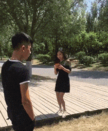 爆笑GIF：不錯，不錯跳的不錯！就是晃的厲害，眼睛跟不上！ 搞笑整蠱 第3张