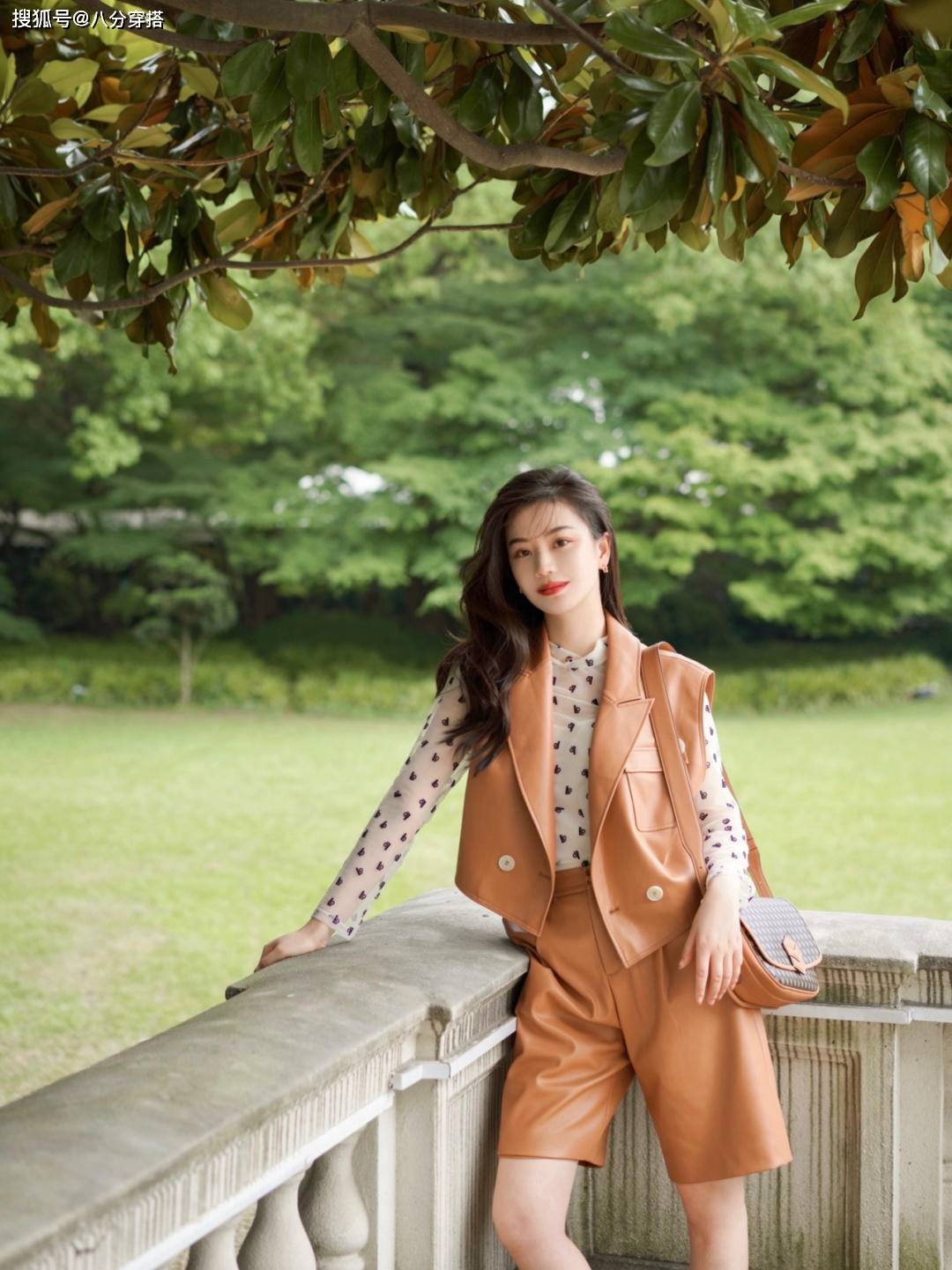 套装 秋天拒绝“大妈式穿搭”,借鉴几个套装选款技巧,让你美出新高度