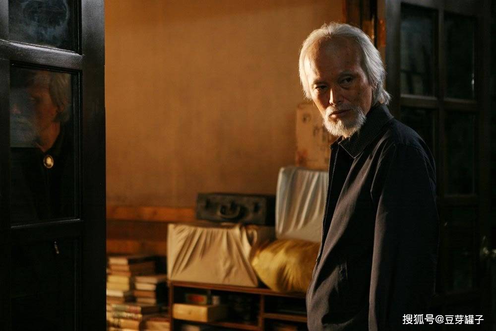 苔藓一部让人背后发凉的韩国电影一个女人和一群男人的故事