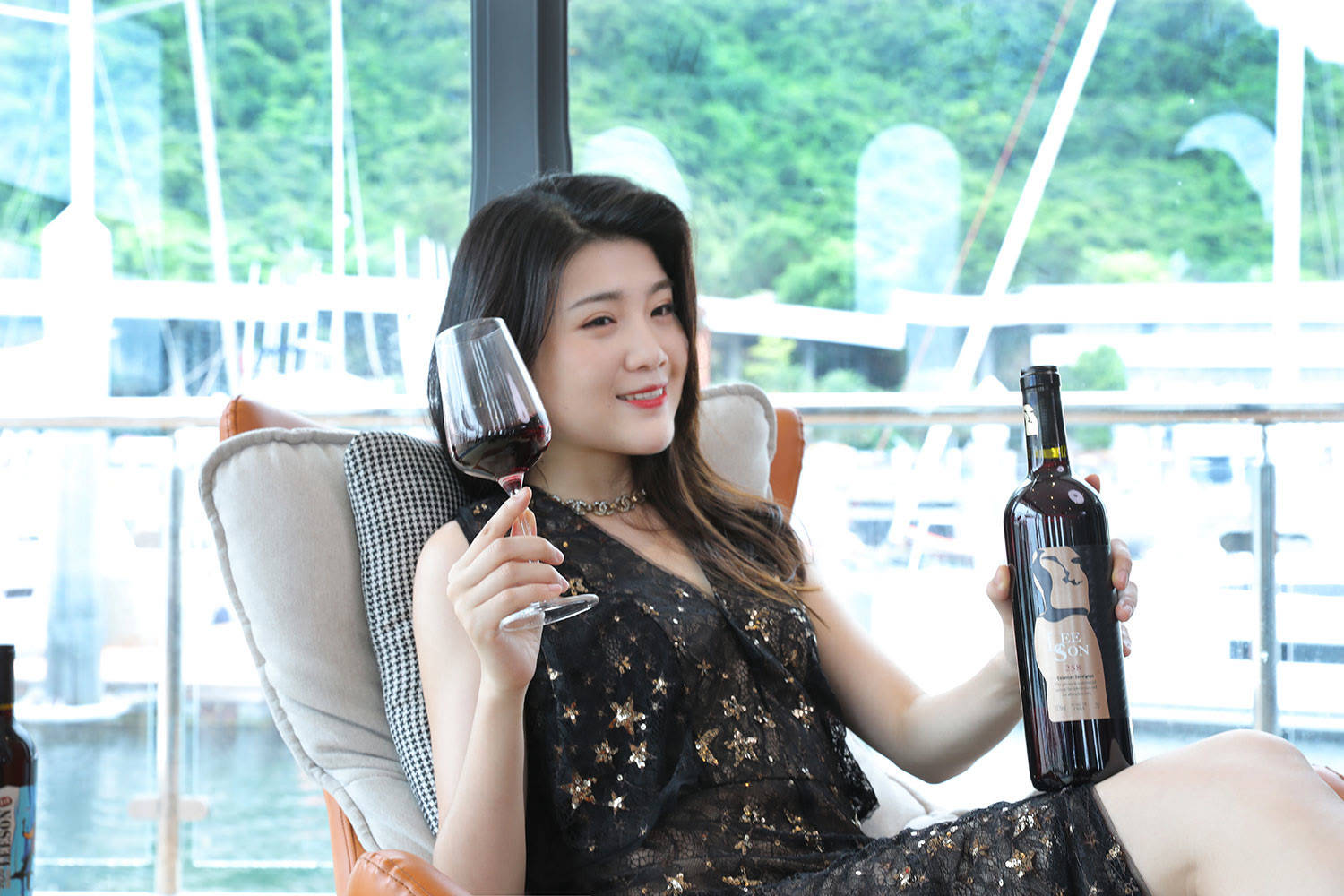 什么|闲暇时喝一杯雷盛红酒，让生活充满甘甜