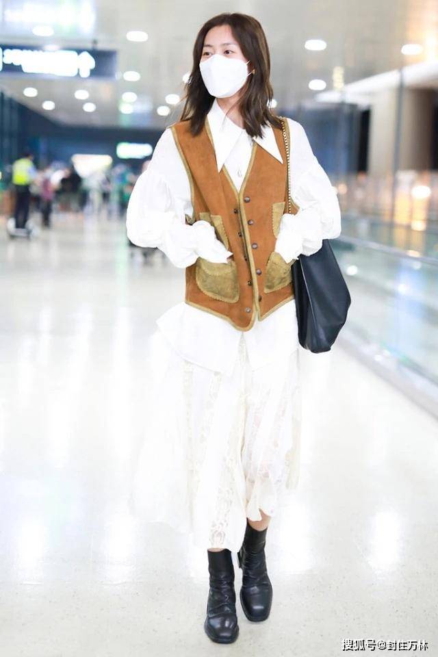 整体 早秋跟着超模穿，打造高端多变造型，刘雯这6组搭配可以大胆试试