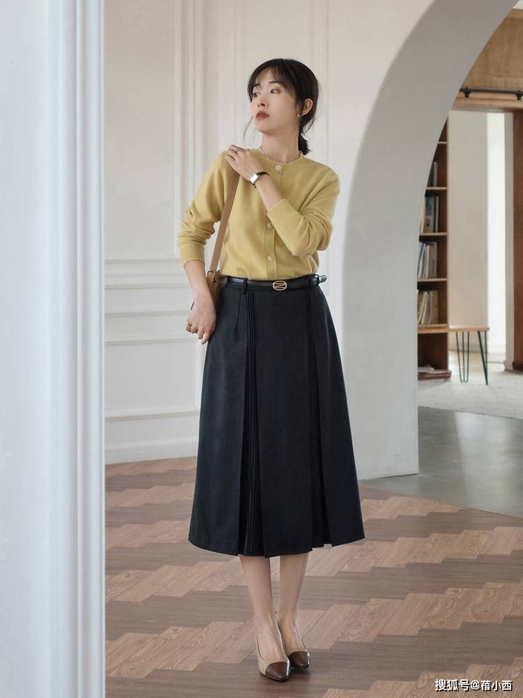 颜色 秋天怎样穿才优雅？搭配公式“针织衫+半身裙”，高级感扑面而来