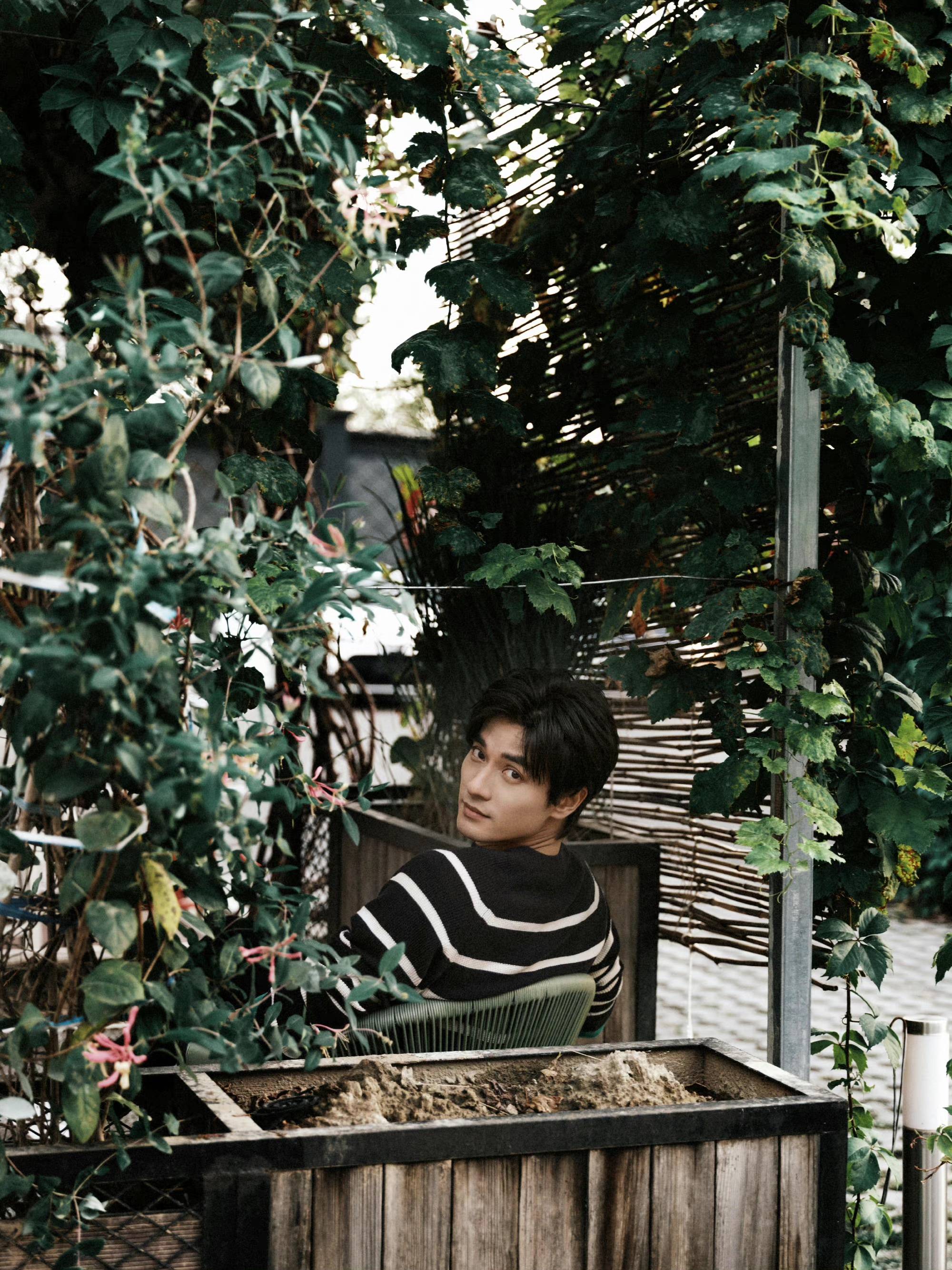 大片 欢娱影视演员郑凯 释出秋日时尚大片。 ???