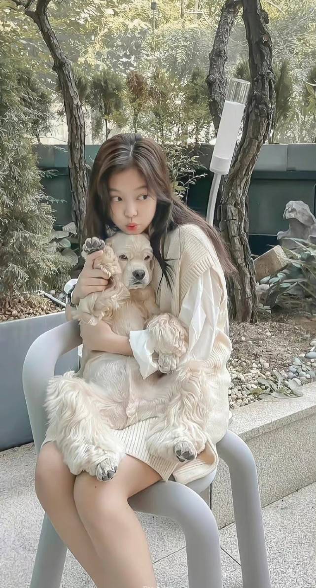 金智妮jennie时尚六连拍曝光，被吐槽土味满满，这个颜值真的可以吗