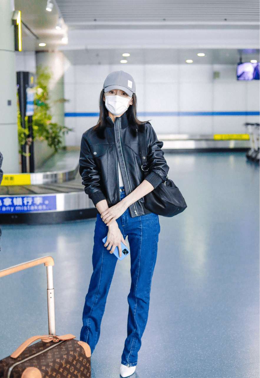 黑色 董洁日常穿搭太加分了，每一套着装都高级简约