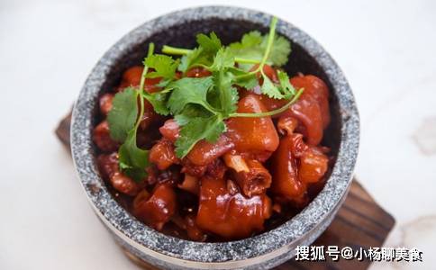 茭白|献给吃货的你！猪蹄的巧妙做法，两分钟学会，简单美味又营养
