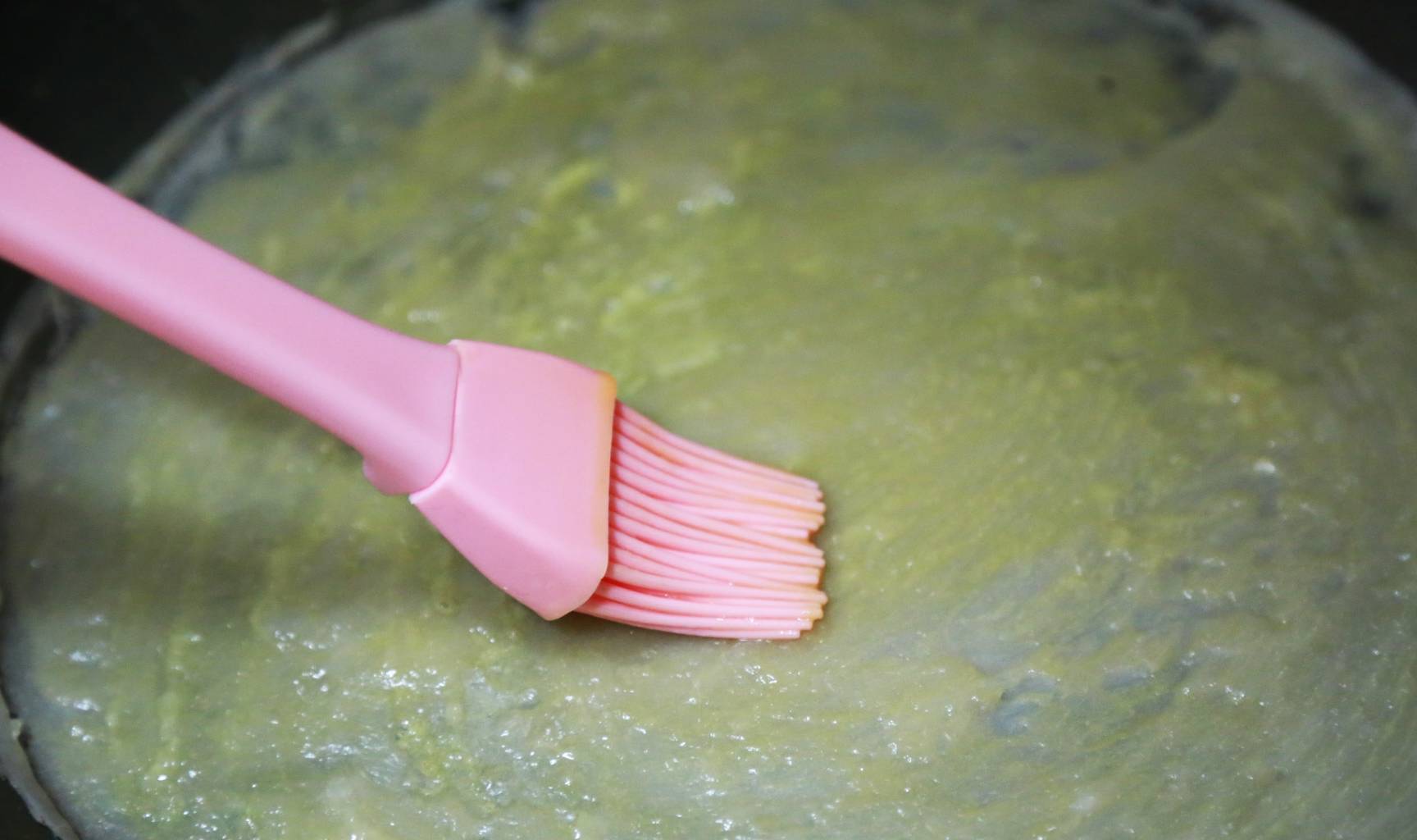 清水|早餐我家如此做,2个鸡蛋一碗面,搅一搅10分钟就上桌,好吃筋道