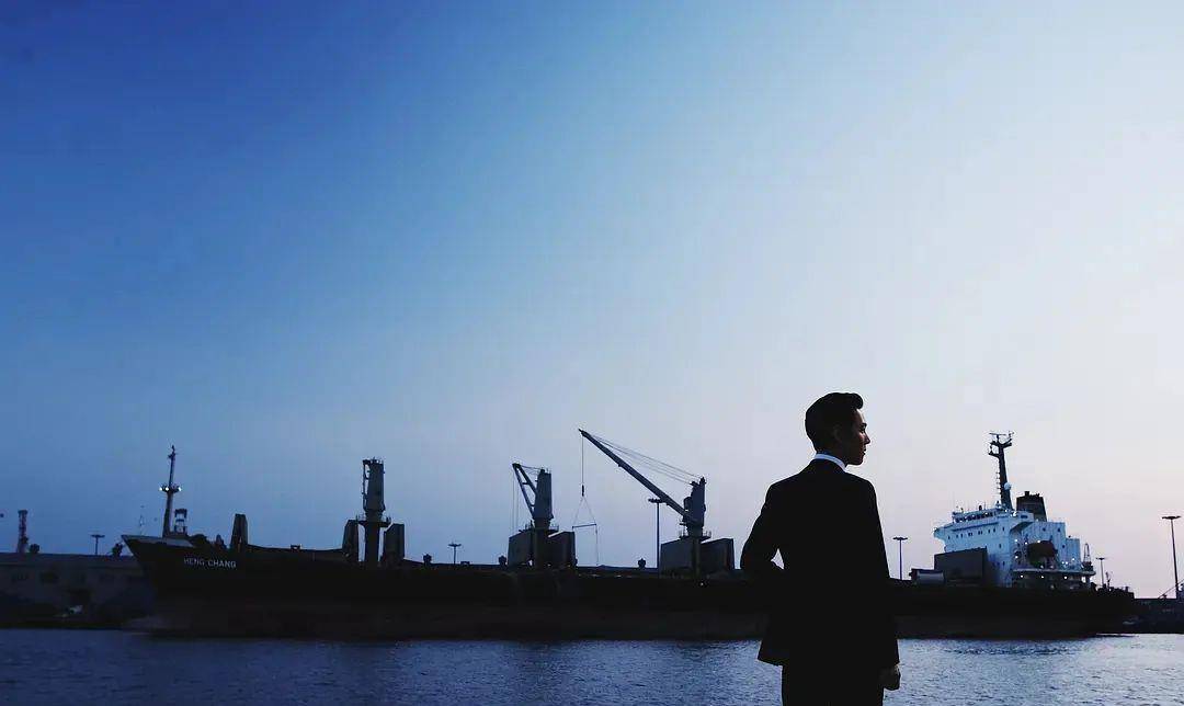 新世界|比起32万人打出8.9的《新世界》，《鱿鱼游戏》还是差一点