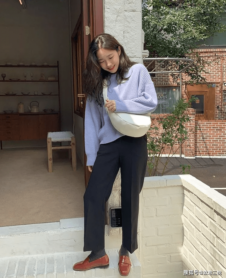 卫衣 今秋 5种小黑裤穿搭,让你秋冬更洋气~