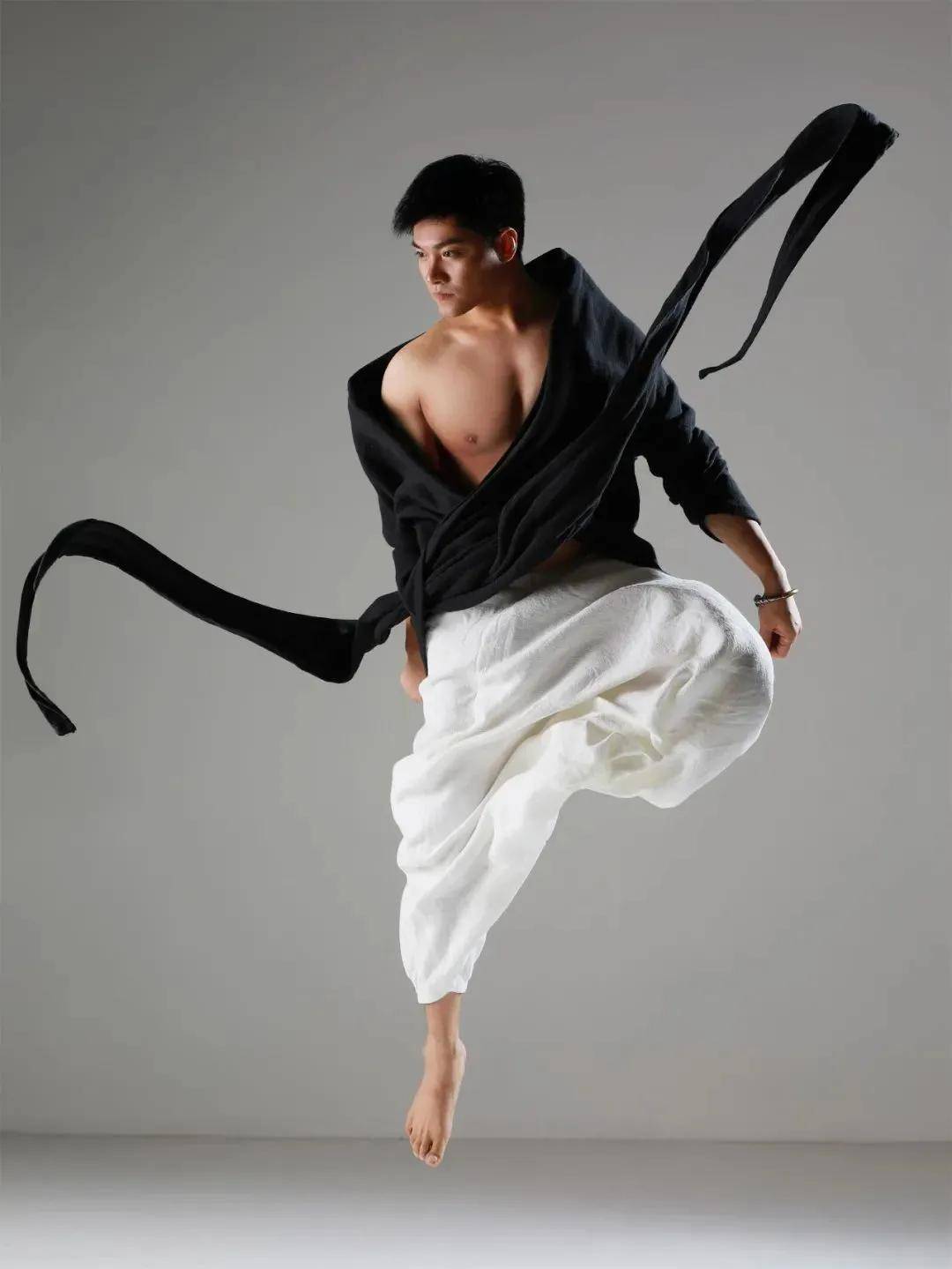 "在迷罗老师看来,元瑜伽不是一种锻炼方式.