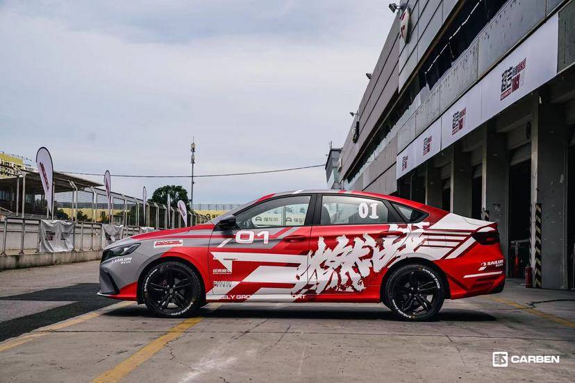 揣着十万元预算下赛道,是种怎样的体验?_赛车