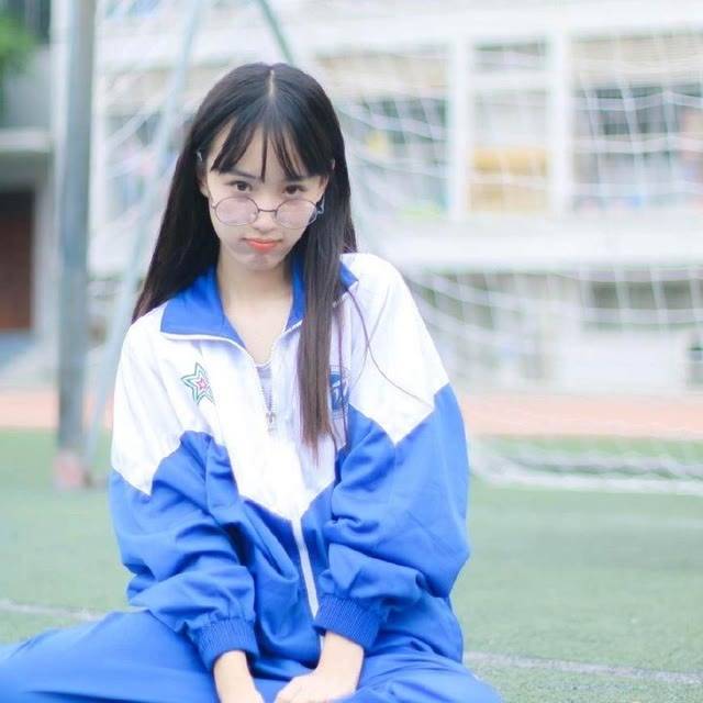 运动服 为啥国内高中的校服看上去这么丑？它的温柔你不懂！