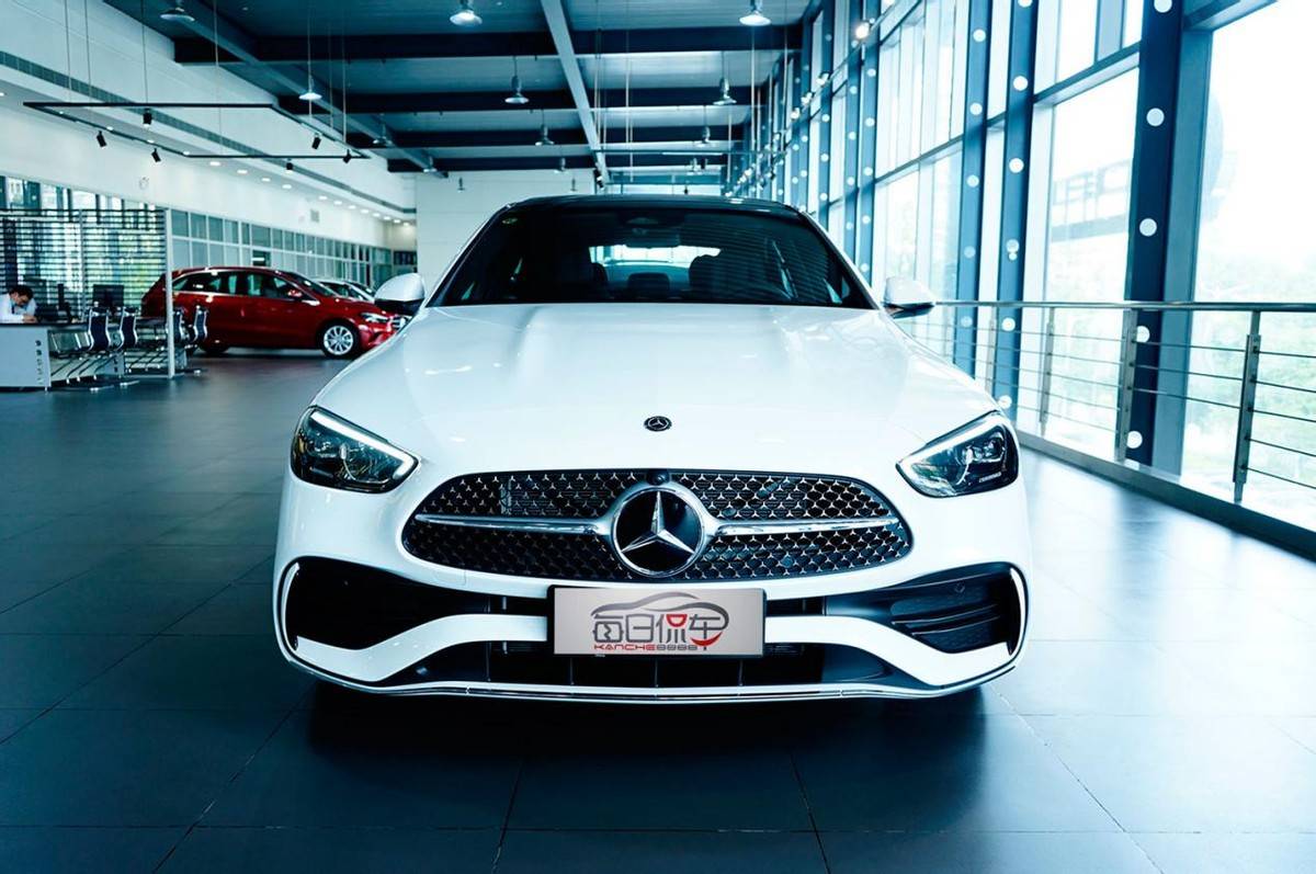 15t动力也敢主打运动内饰确实香2022款奔驰c级实拍简评