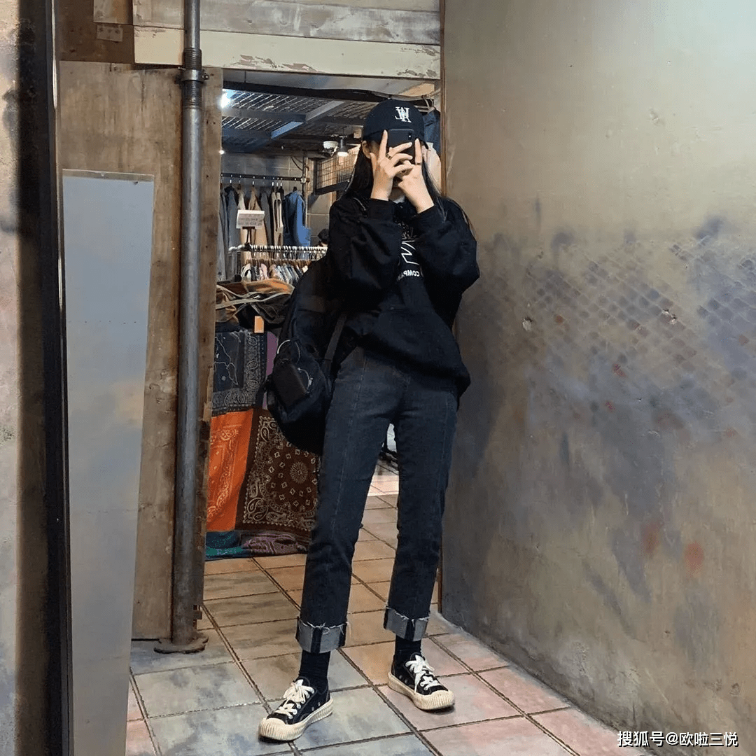 卫衣 今秋 5种小黑裤穿搭,让你秋冬更洋气~
