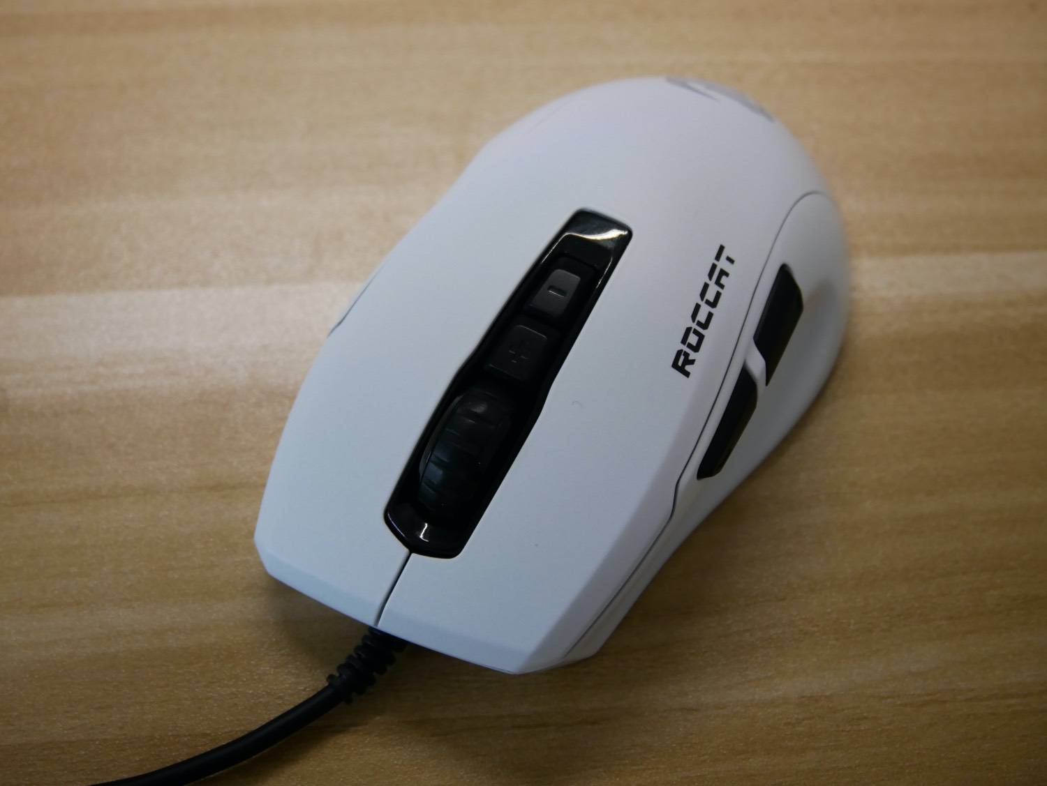 轻量化中的小手神器冰豹konepureultra鼠标