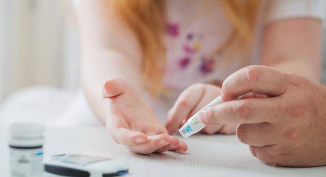 控制|一位糖尿病患者说，在脚上发现了一块黑斑，以后会不会截肢？