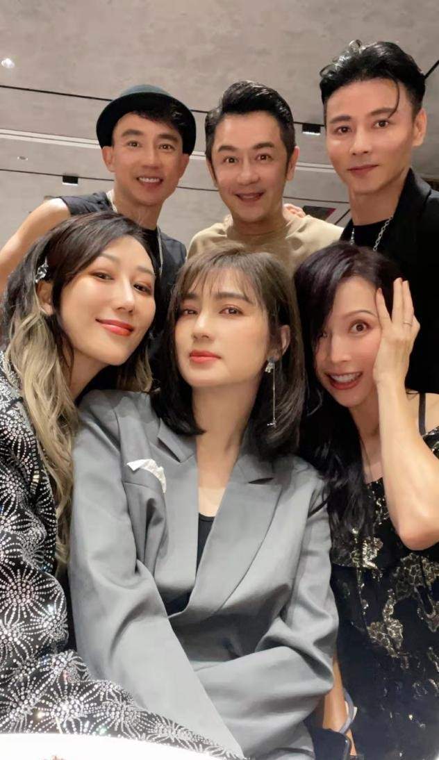 蔡少芬 冉莹颖高调庆生,港圈明星大集合,郑恺夫妇罕露面苗苗打扮最朴素