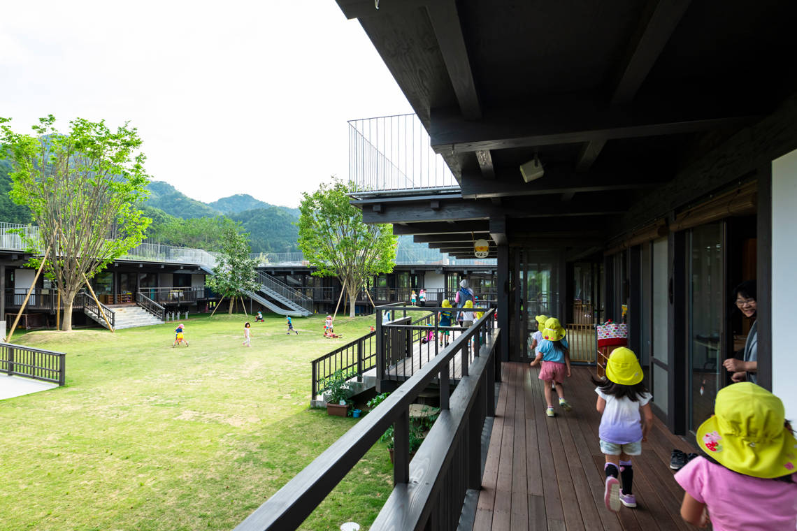 因为|什么才是儿童好设计?看手冢贵晴12个顺应自然哲学的幼儿园设计