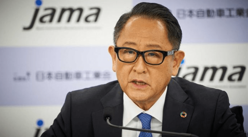 丰田章男刚炮轰新能源汽车特斯拉背后就搞小动作表忠心丰