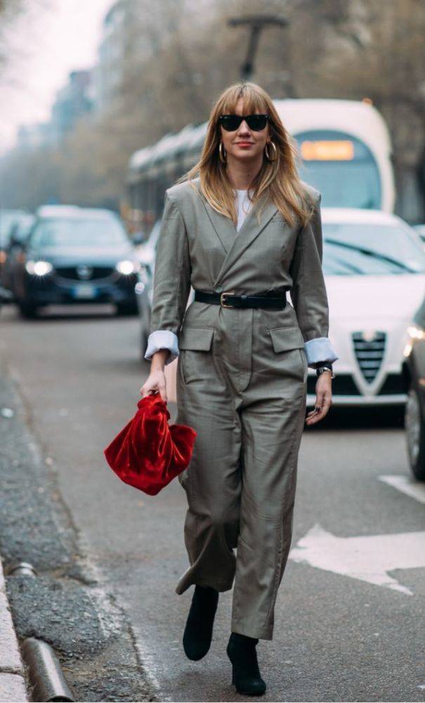 黑色 杨幂不走美艳大美人路线,秋天爱上皮革单品,立刻时髦感狂飙了