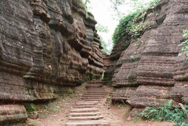 湘西有座魔幻石头林，形成花了5亿年，景美人少很冷门