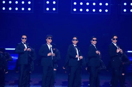 湾区|大湾区哥哥团综来袭！路透满满大排档style，牌匾动漫形象好传神