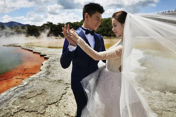 夫妻俩|刘诗诗传「怀二胎」 吴奇隆低调陪医院报到…真相被挖！