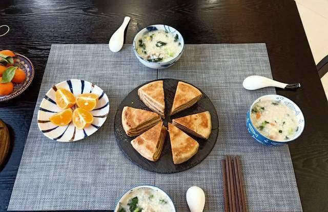 千层肉饼|一家三口早餐走红,简单好吃又省事儿,网友:真精致,接地气