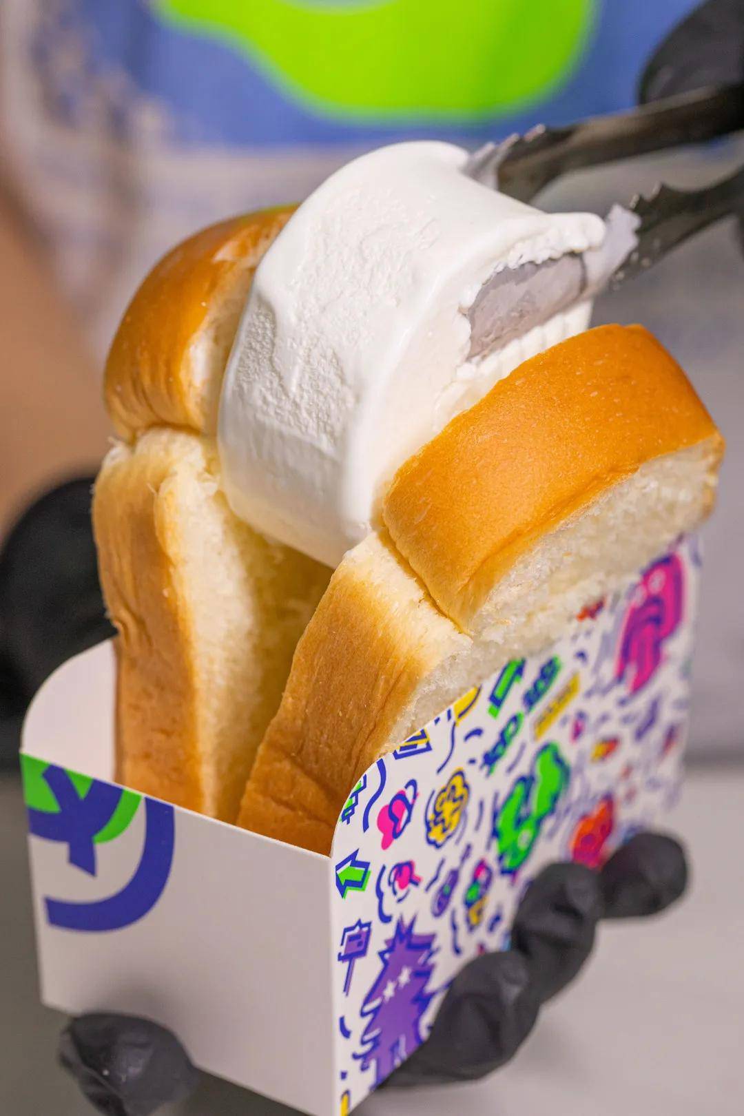 体育西大香肠冰淇淋160w人点赞究竟是个啥